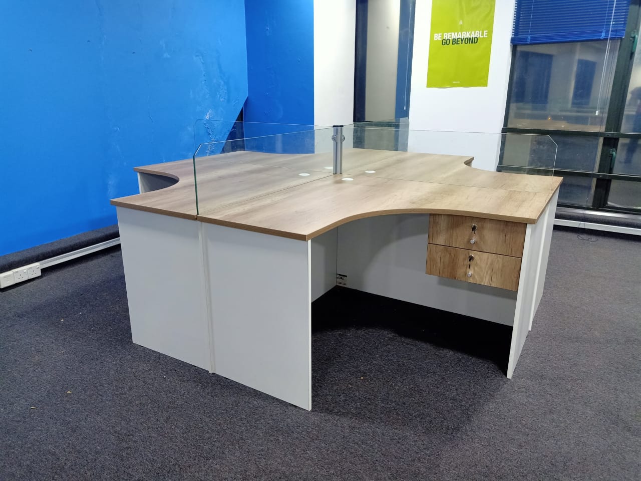 Trinity Office - Four-Person Workstation Cluster with Glass Dividers